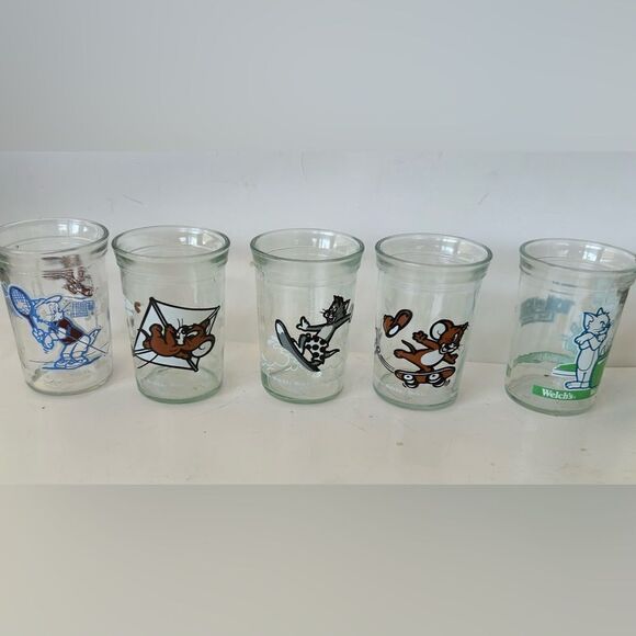 5 Welch's Grape Jelly Jar Cups Vintage Nostalgia Cups 
Looney Toons Characters - Picture 1 of 6
